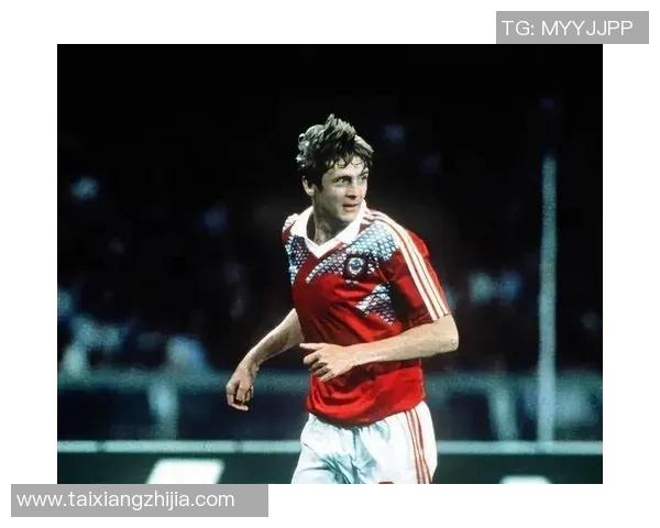 莱万的足球传奇之路：从天才少年到世界顶级前锋的辉煌历程