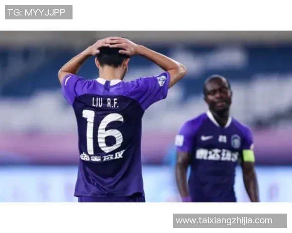 大连队迎战广东富力全力争胜展现球队实力与斗志